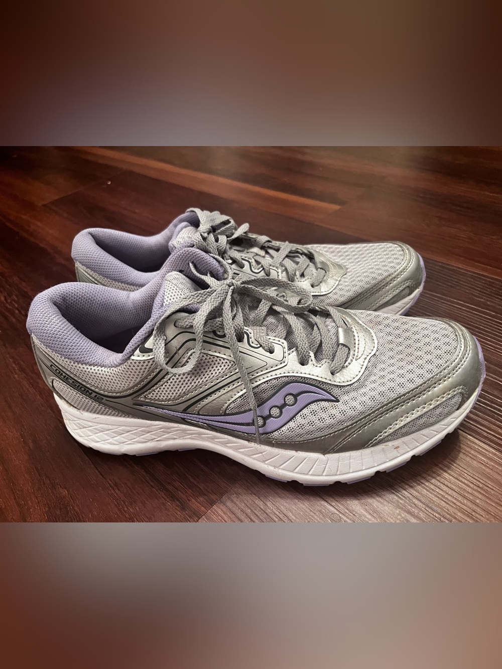 Saucony Women's VERSAFOAM Cohesion 12 Silver/Purple Road Running Shoe 
Size 11